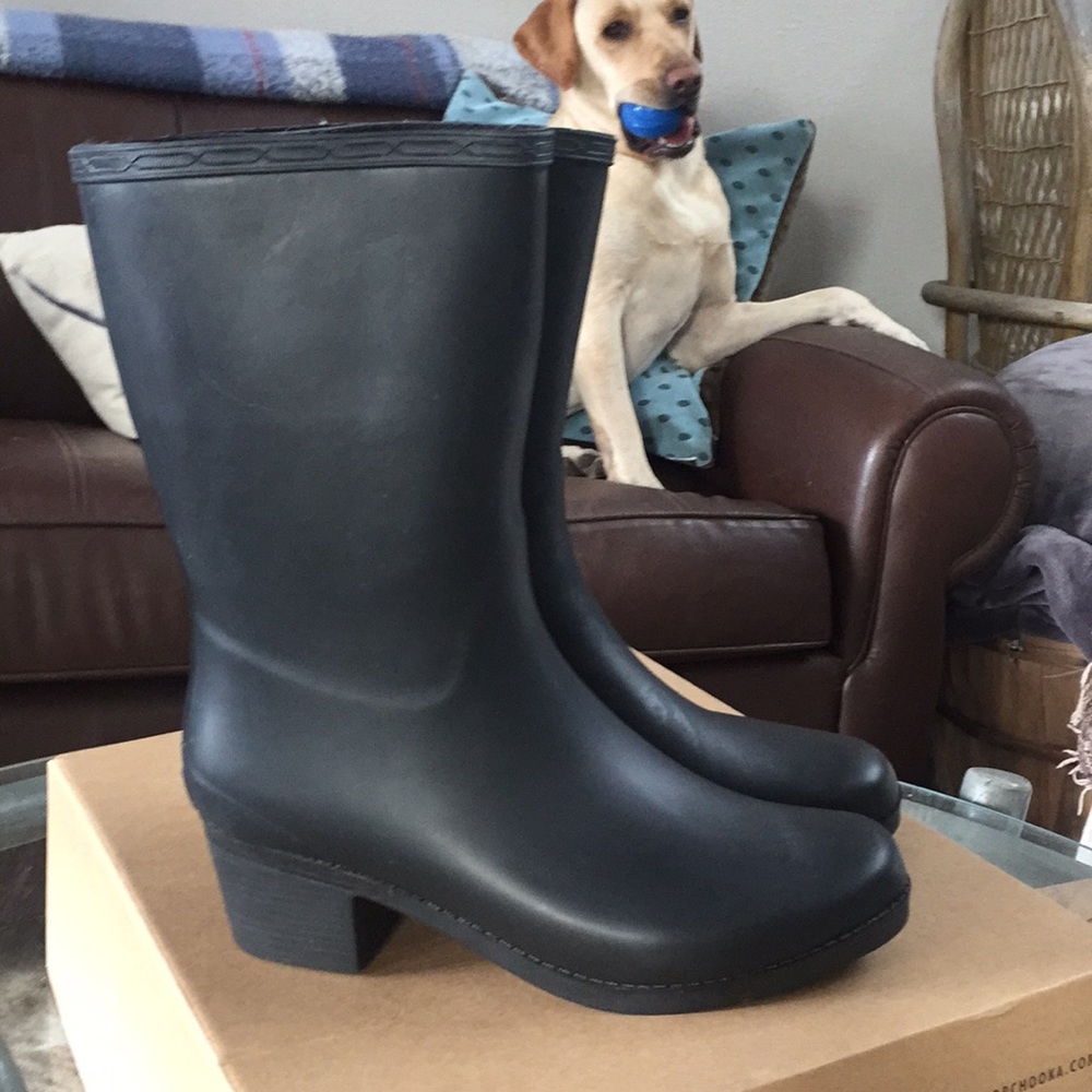 Women’s Chooka Black rain boots. 2” heel, Size 9